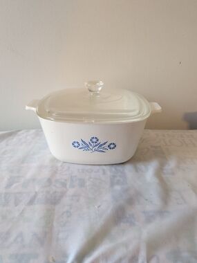 Vintage Corning Ware Blue Cornflower 1 3/4 Quart Casserole P-1 3/4-B w/Pyrex Lid